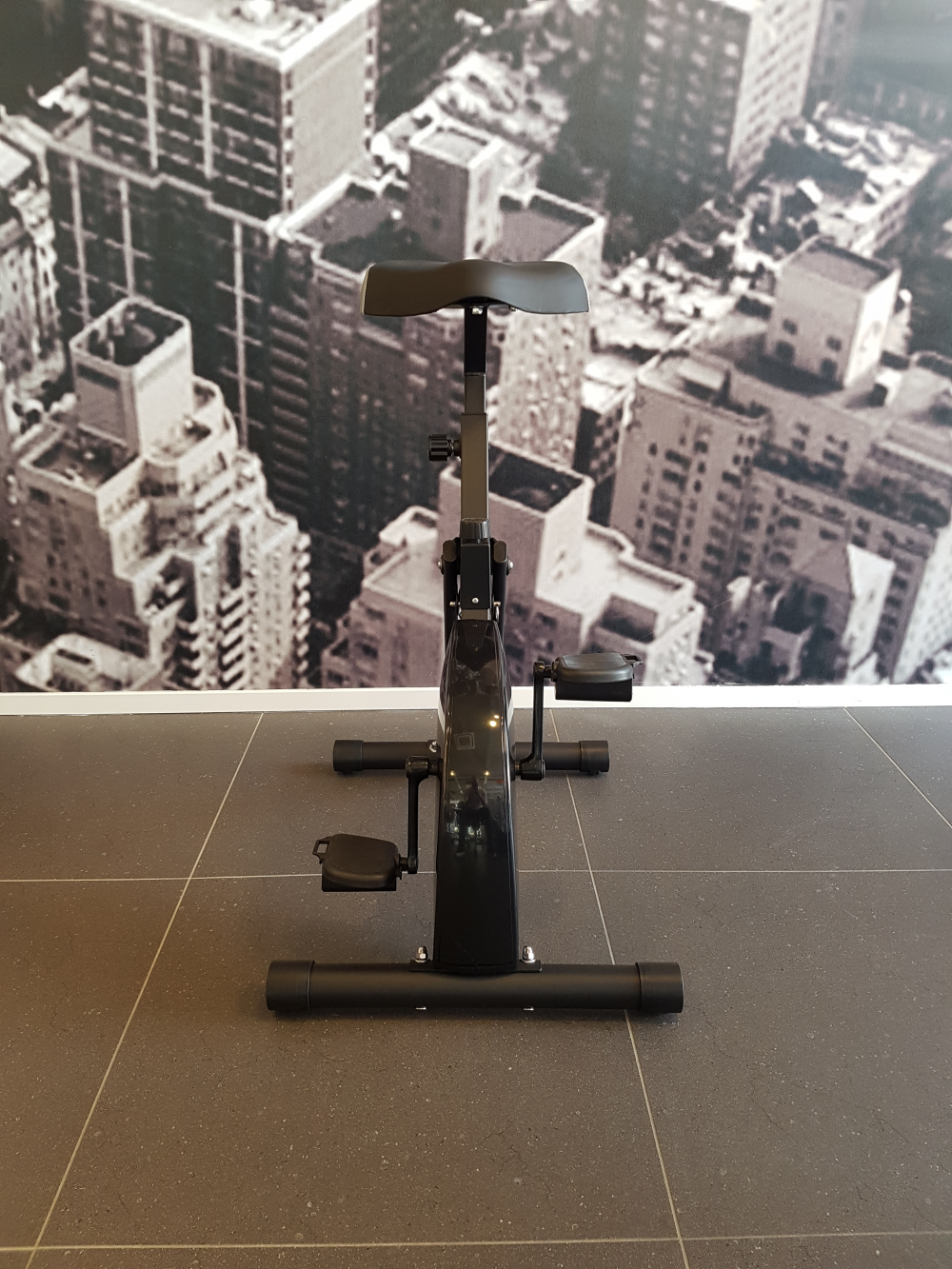 Deskbike-Vooraanzicht-e1532608743494.png