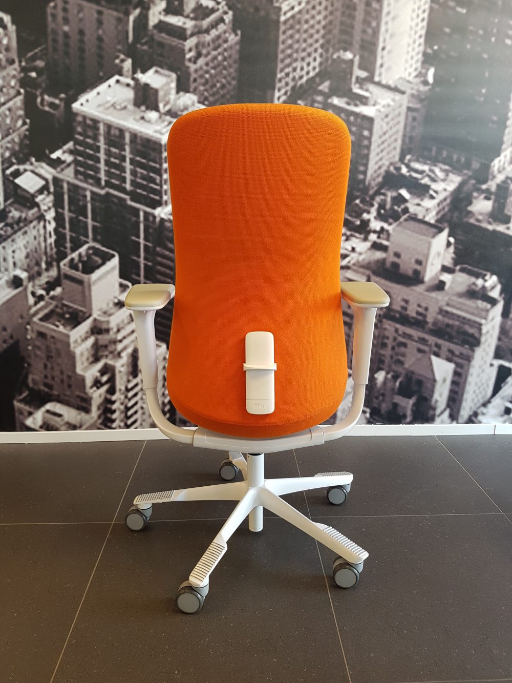 HAG-SoFi-Oranje-Achteraanzicht-1-e1532521620680.jpg