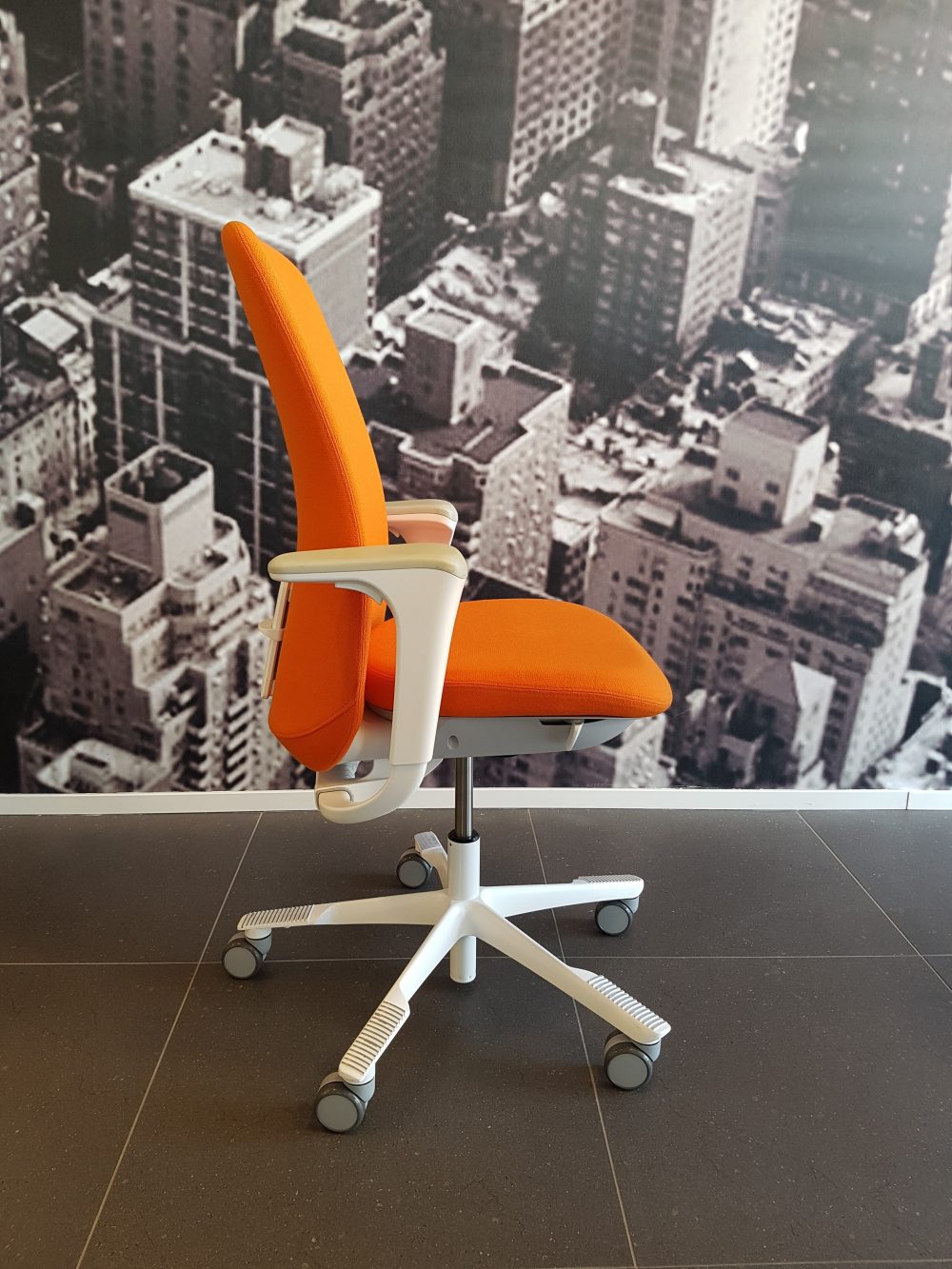 HAG-SoFi-Oranje-Zijaanzicht-1-e1532521609345.jpg